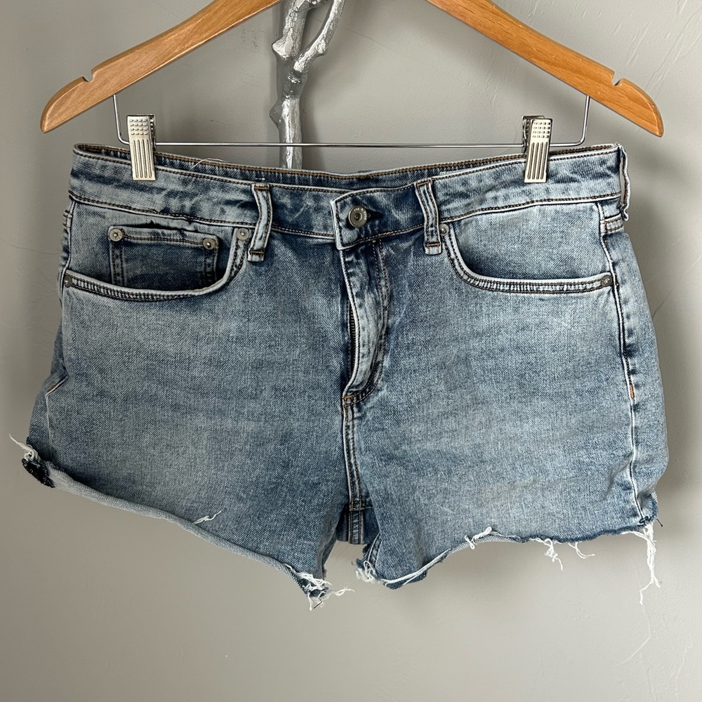 rag & bone distressed light wash dre low-rise jean shorts new never been worn
